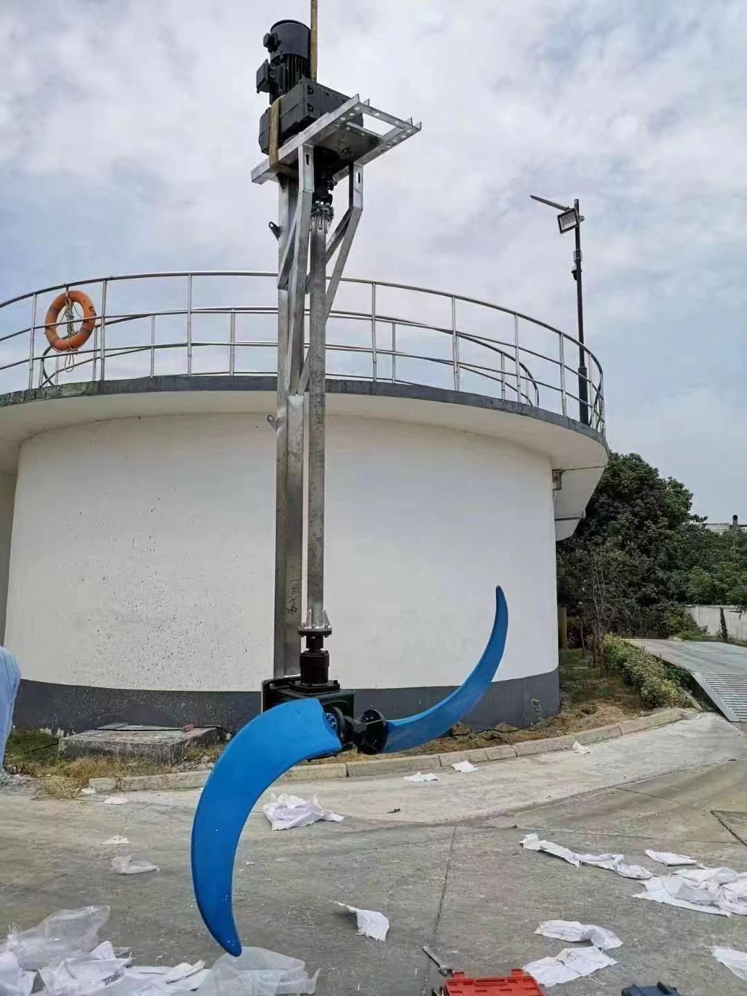 悬挂式安装潜水推流器维护保养