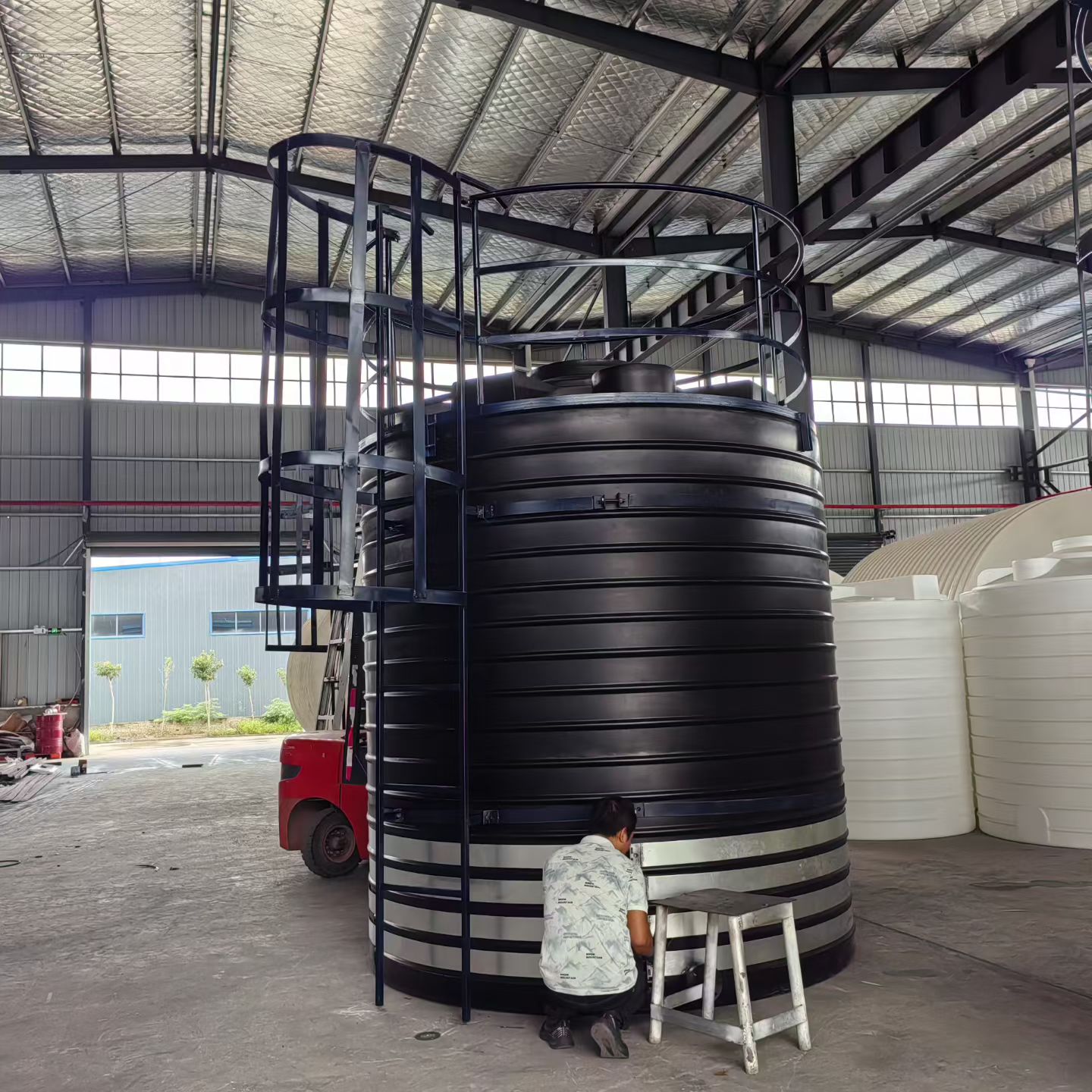 15吨加抱箍 加爬梯储罐.6jpg.jpg